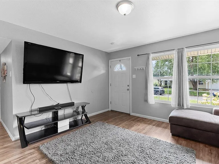 31 Warsen Ave — Photo 2