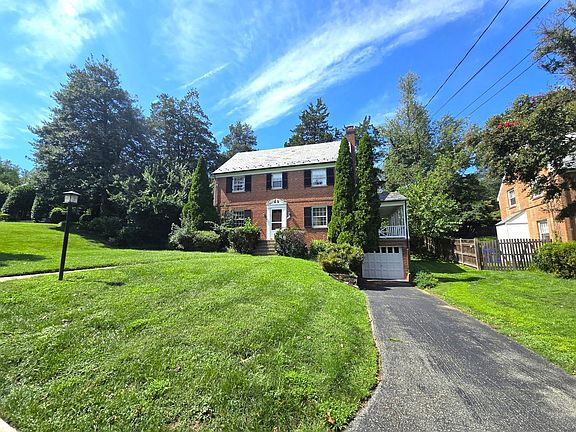 3rd image of 9422 Locust Hill Rd