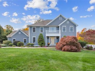 14 Founders Ln, Sandy Hook, CT 06482