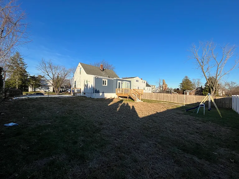 324 Fairfield Ave — Photo 5