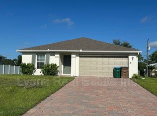 3438 NE 8th Pl, Cape Coral, FL 33909