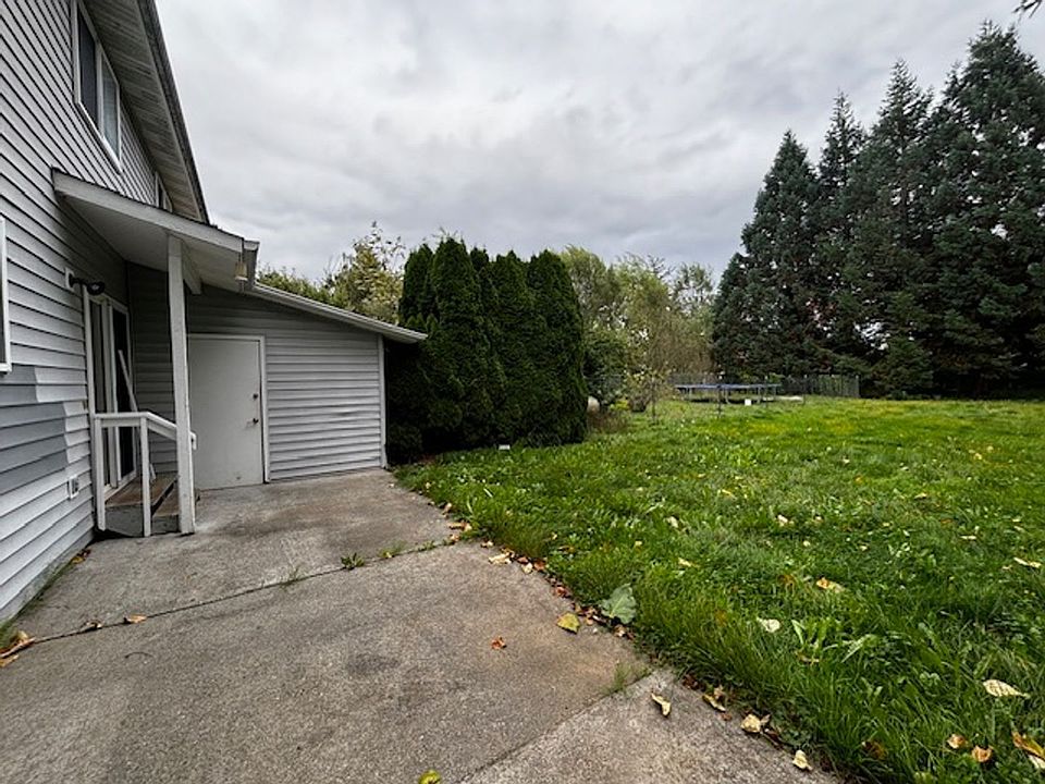 1st image of 3429 Redwood Ave #B