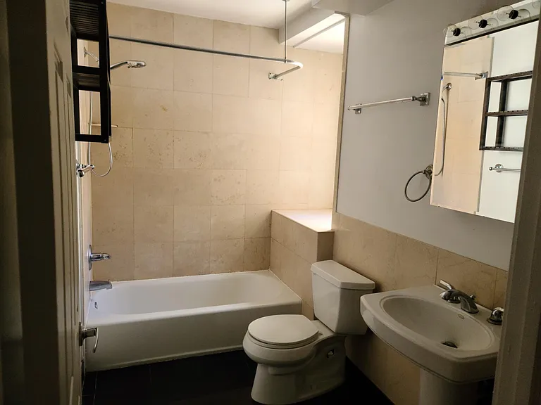 1723 Spruce St #4R — Photo 10