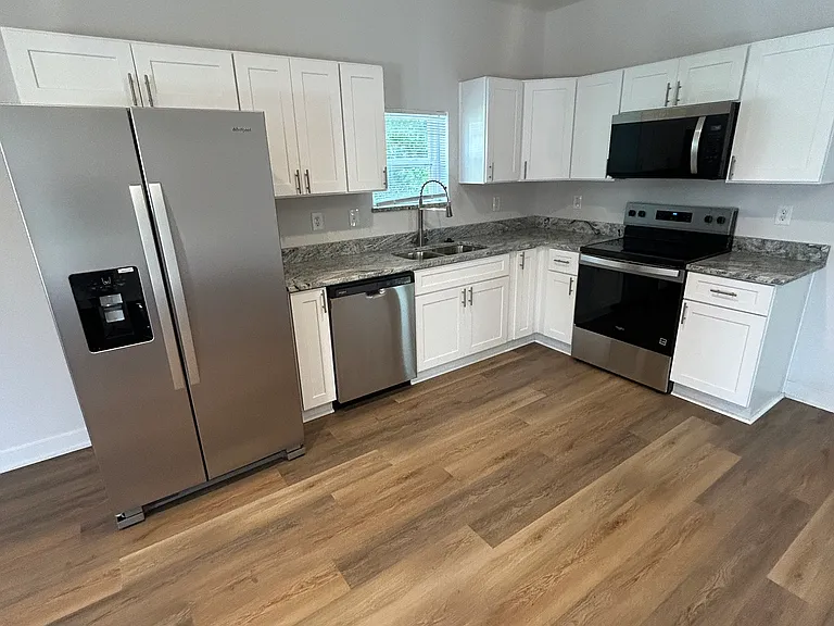 1631 Montcalm St — Photo 3
