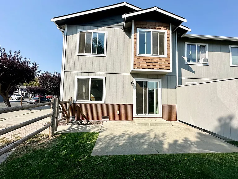 2102 N Yellowstone St — Photo 47