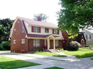 352 Sunset Ave, Aurora, IL 60506