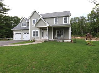 16 Carltons Trl, Smithfield, RI 02917