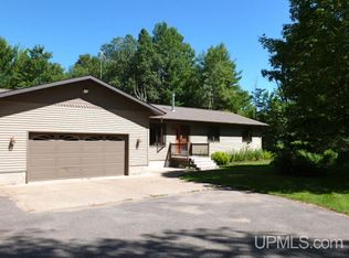 330 Foster Creek Rd, Marquette, MI 49855