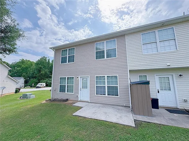 1403 Eastmont Dr NW #D — Photo 1