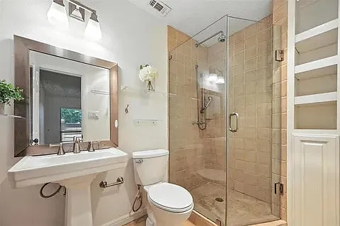 2733 E Wentwood Dr — Photo 6