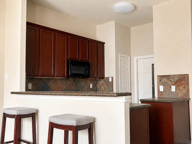 2350 Bermuda Palms Dr — Photo 6