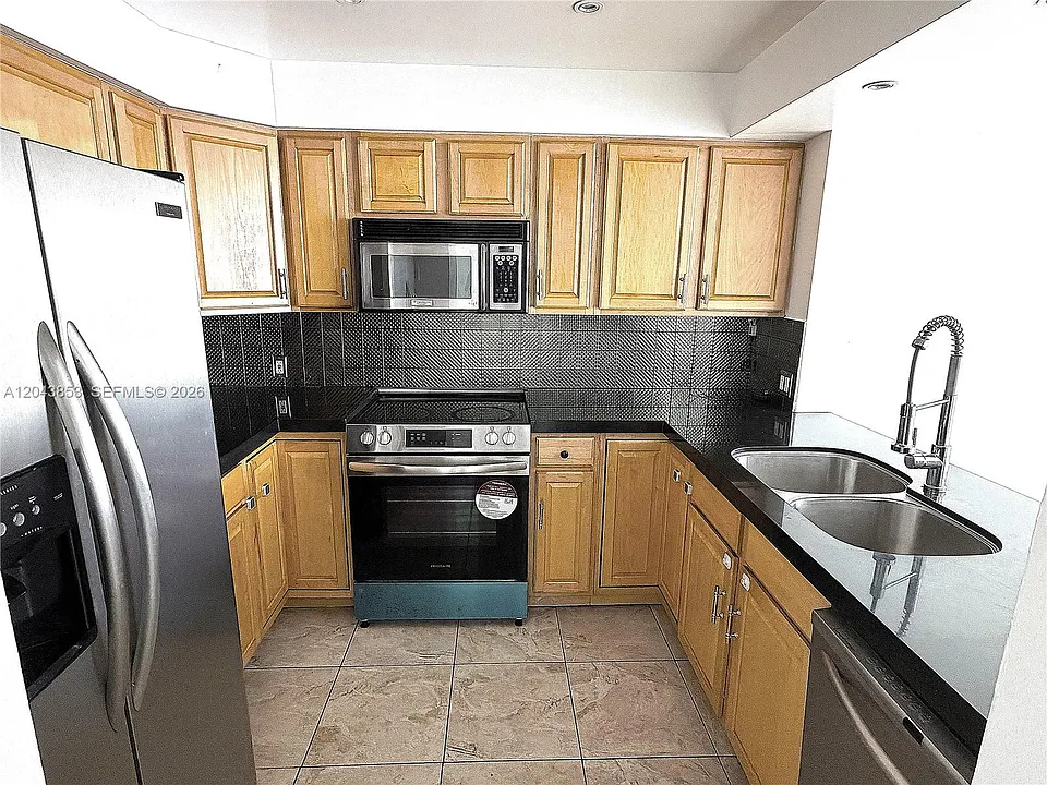 20335 N Country Club Dr #2210