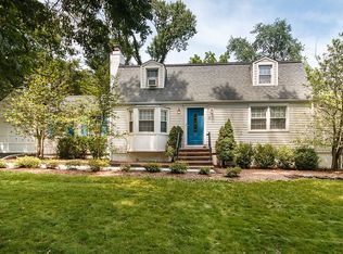 9 Country Club Rd, Livingston, NJ 07039