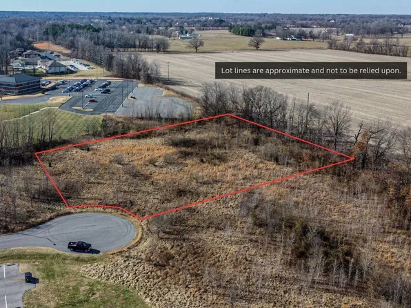 110 Hickman Ct, Paducah, KY 42001