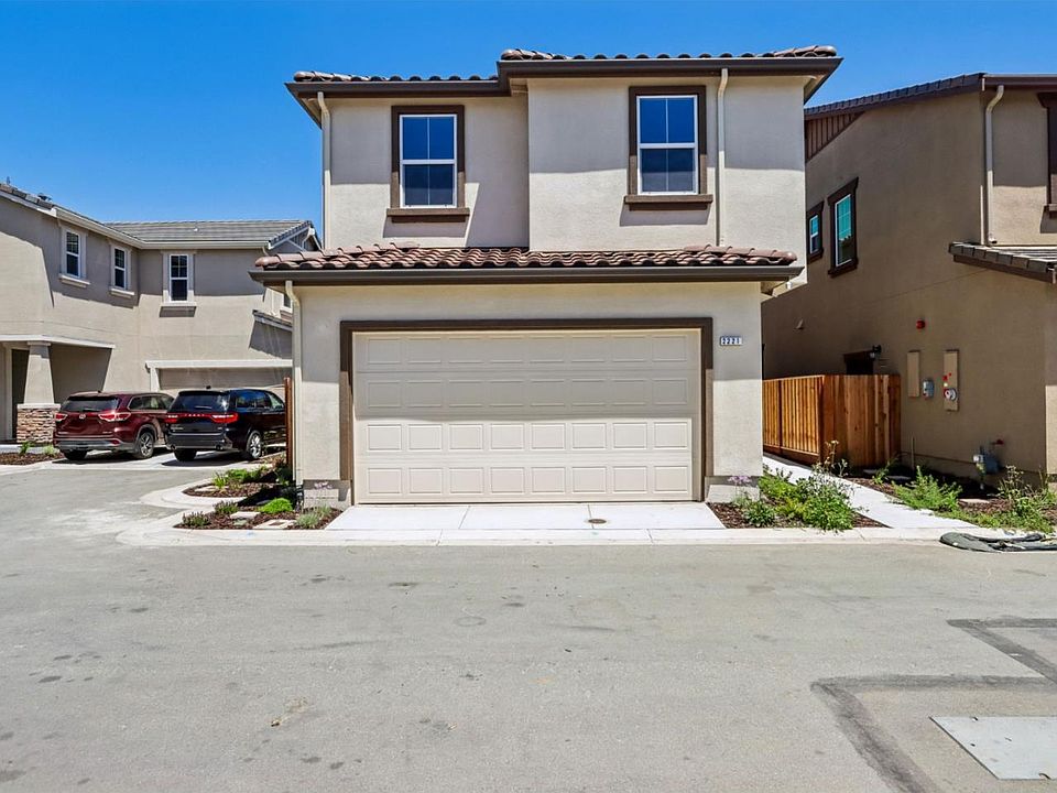 1st image of 2221 Daisy Dr
