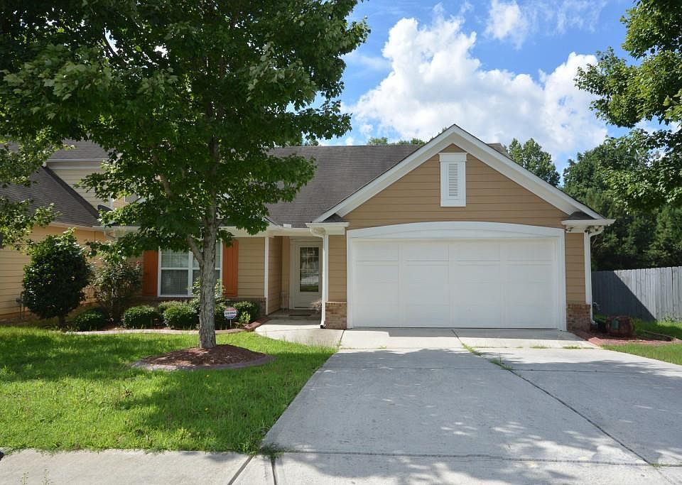 1st image of 195 Laurelton Cir
