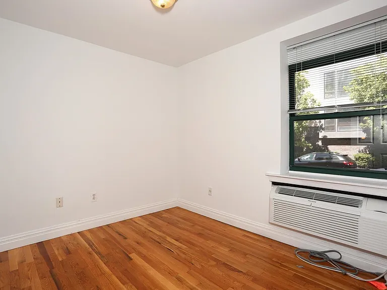 461 4th St #1W — Photo 16