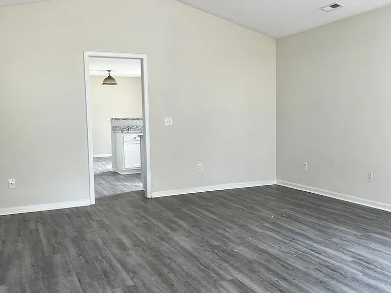 5804 Solera Rd — Photo 4