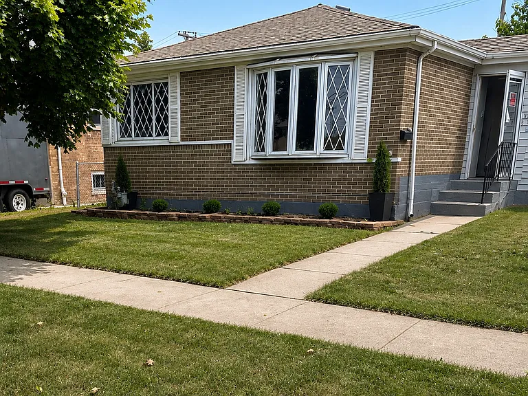 12941 S Saginaw Ave — Photo 1