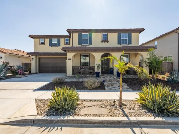 251 Moorpark Dr, Hollister, CA 95023