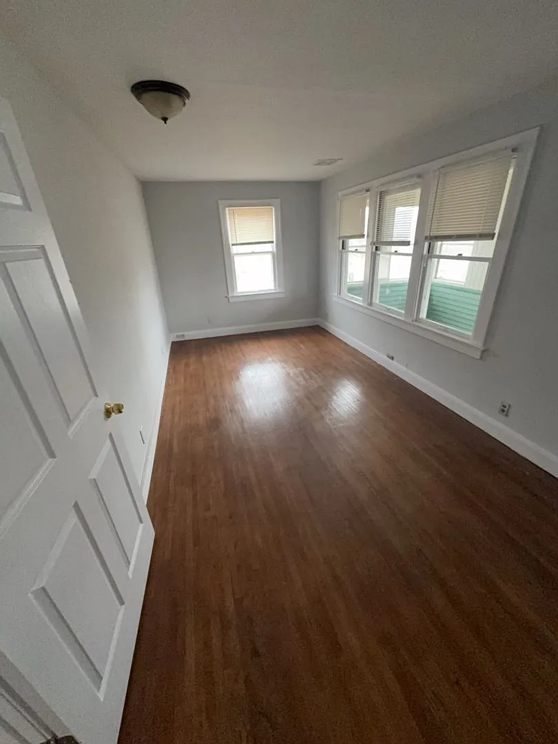 960 W Delaware Ave, Toledo OH 43610 — Photo 1