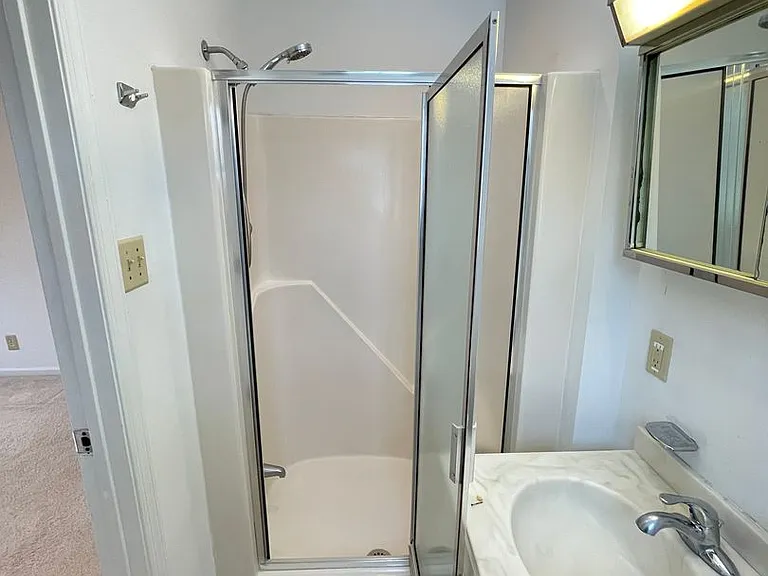 106 Downing Ct — Photo 36