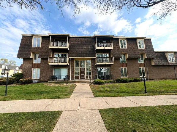 5721 W 103rd St APT 204, Oak Lawn, IL 60453