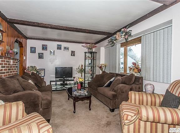 3rd image of 795 Wyngate Dr E