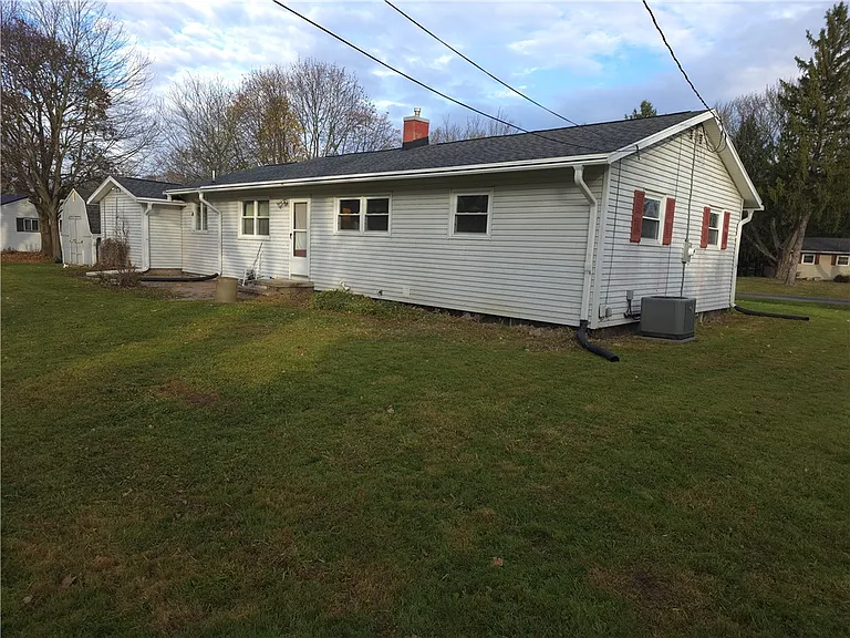 379 Hollybrook Rd — Photo 26