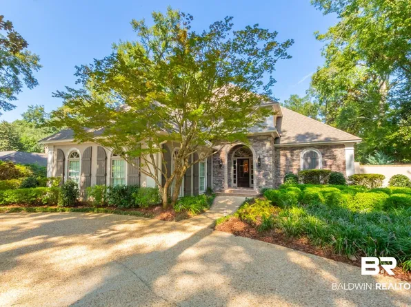 434 Village Dr, Daphne, AL 36526