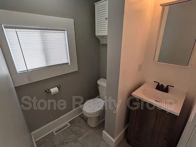 2525 N 12th St — Photo 11