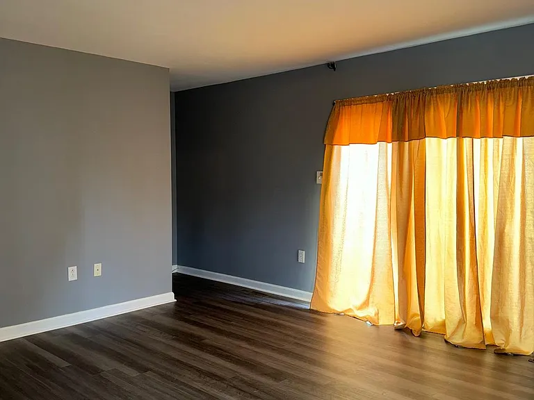 701 Green St — Photo 9