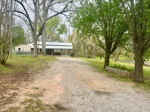 17 B St S, Bay Springs, MS 39422