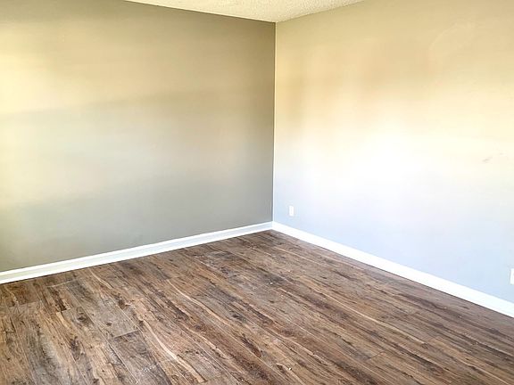 3rd image of 512 Kellia Dr