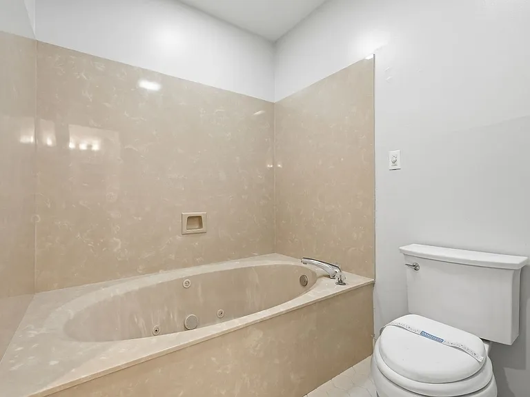 114 Gleneagles Dr — Photo 39