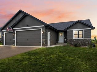 492 Prairie Rd, New Richmond, WI 54017