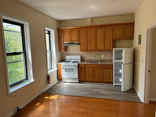 Rented by Remax Real Estate Professionals | media 2