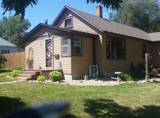 402 W 3rd Ave, Redfield, SD 57469