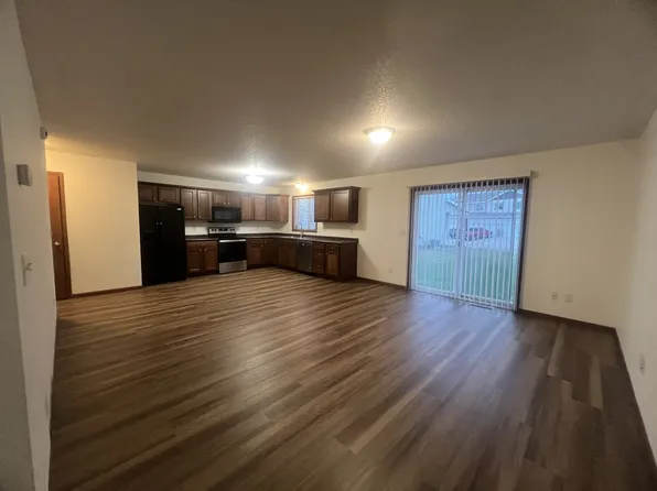 4257 Estate Dr S #1, Fargo, ND 58104