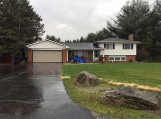 56245 Willow Rd, New Carlisle, IN 46552