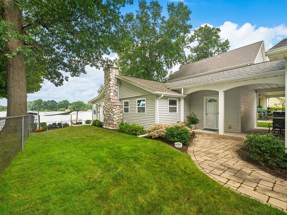 1st image of 52390 Twin Lakeview Dr