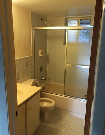 5th image of 2200 W 74th St APT 101