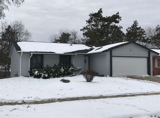 2915 Foliage Ln, Rockford, IL 61109