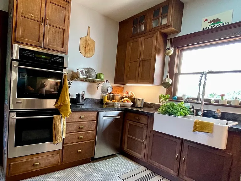 1143 N Benton Way — Photo 15