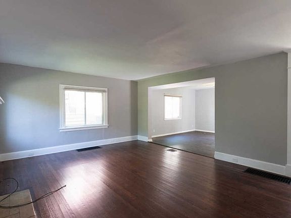 4th image of 718 E Mitchell Ave