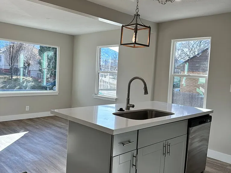 2925 Madison Ave — Photo 16