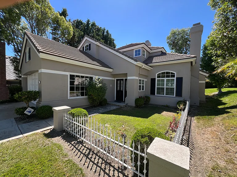 41 Hillcrest Mdws — Photo 3