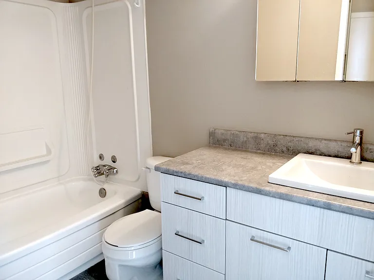 3 Kleisinger Cres — Photo 5