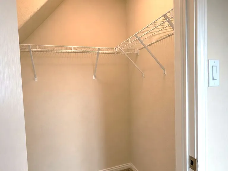 1927 Willow Rock Way — Photo 14