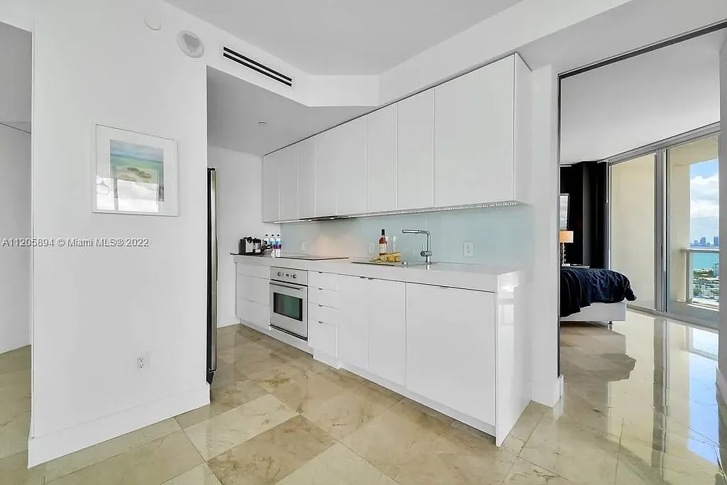 2 bed, 1410 sqft, $5,800 — Photo 1